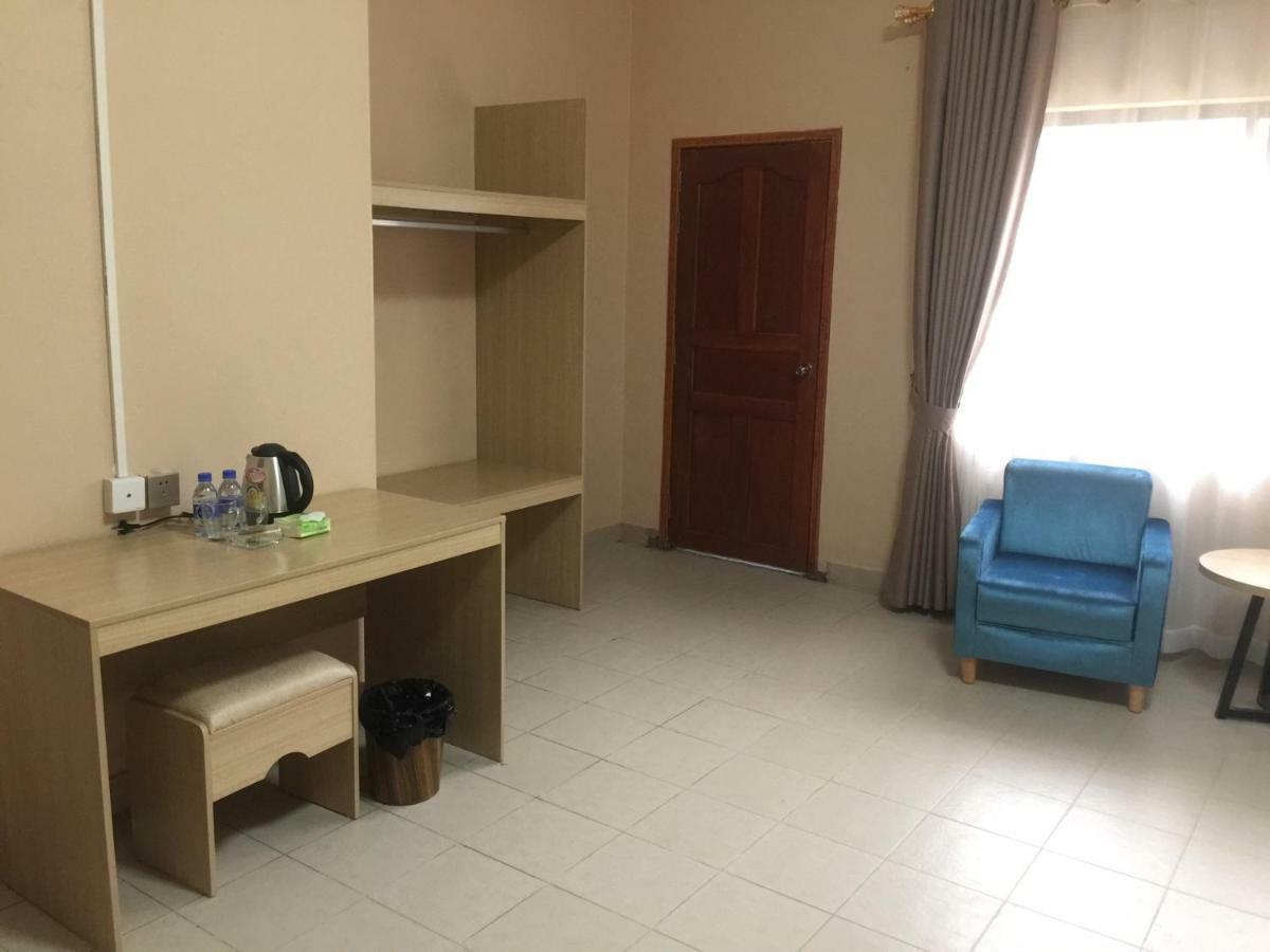 Golden Rooster Hotel Sihanoukville Bagian luar foto