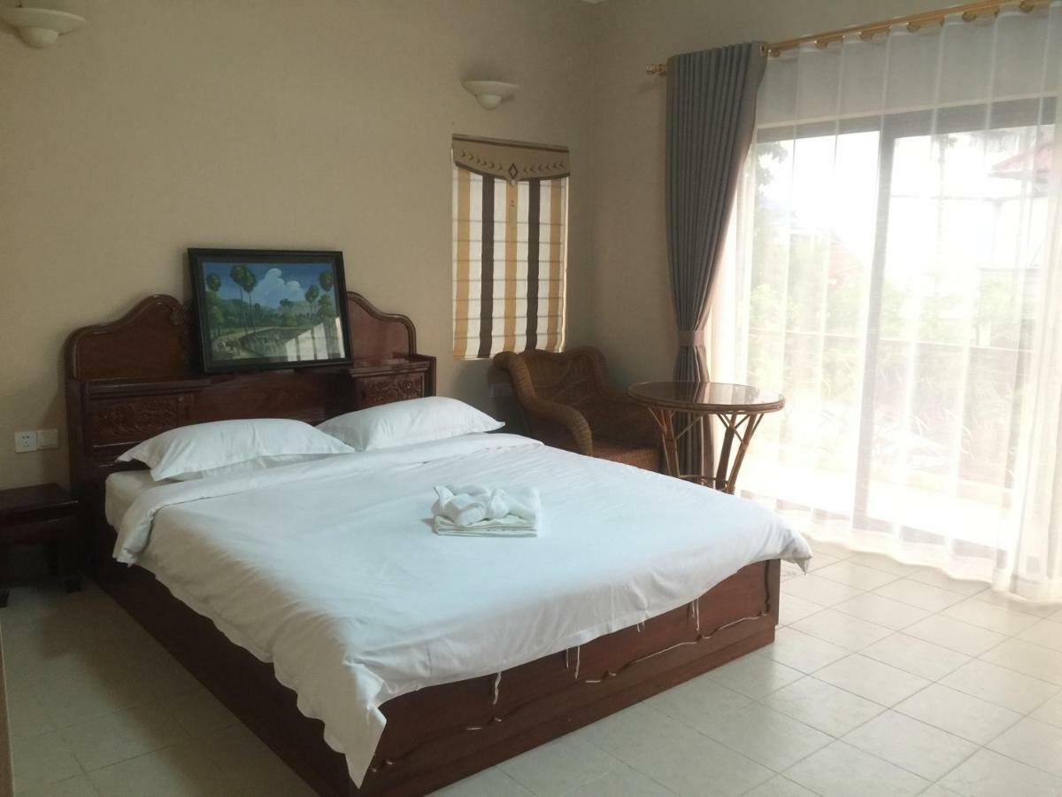 Golden Rooster Hotel Sihanoukville Bagian luar foto