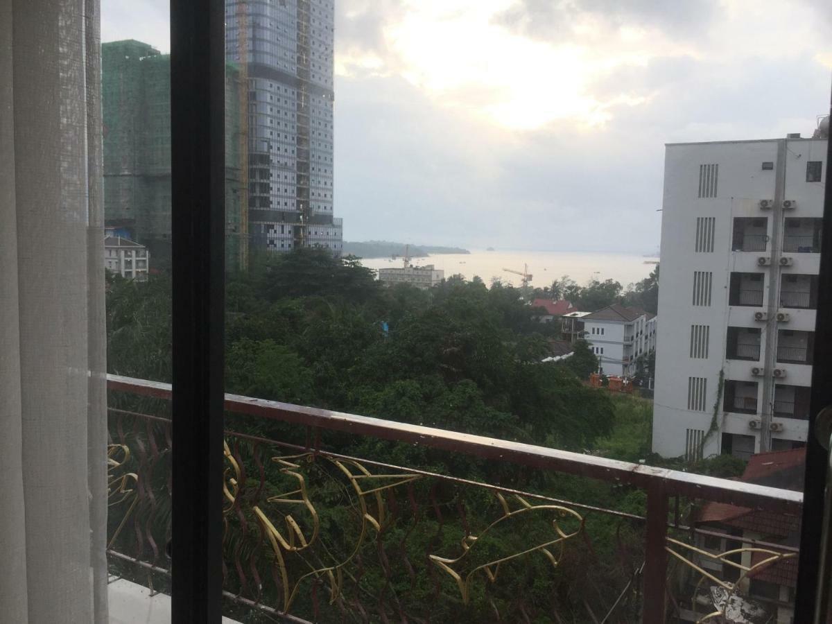 Golden Rooster Hotel Sihanoukville Bagian luar foto