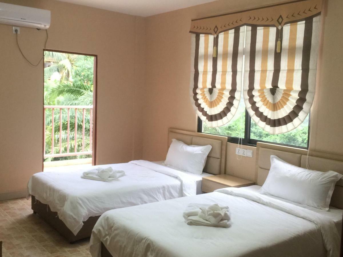 Golden Rooster Hotel Sihanoukville Bagian luar foto
