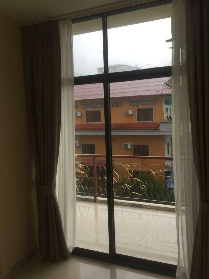 Golden Rooster Hotel Sihanoukville Bagian luar foto