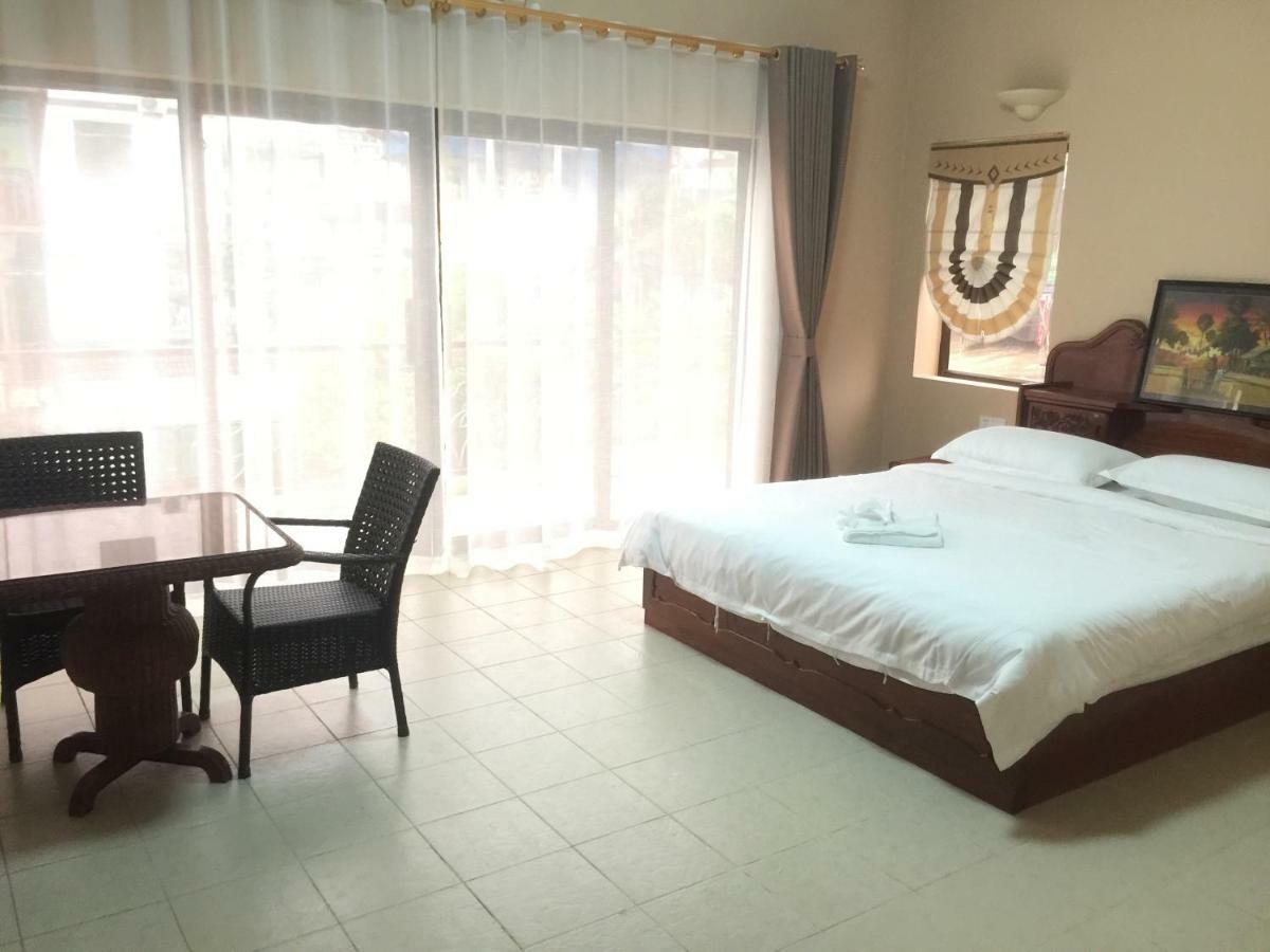 Golden Rooster Hotel Sihanoukville Bagian luar foto
